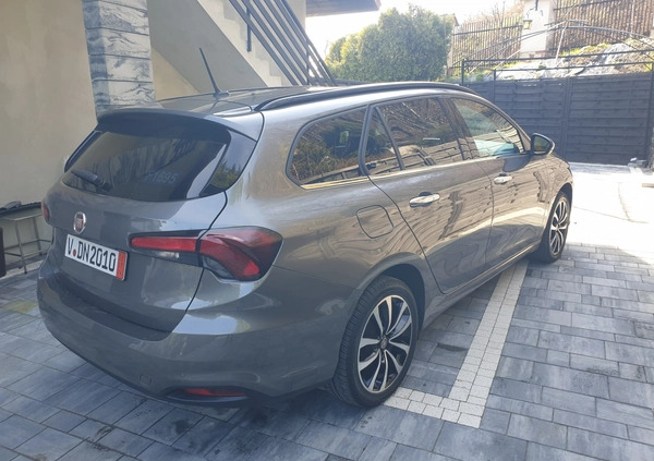 Fiat Tipo cena 33900 przebieg: 152000, rok produkcji 2018 z Limanowa małe 191
